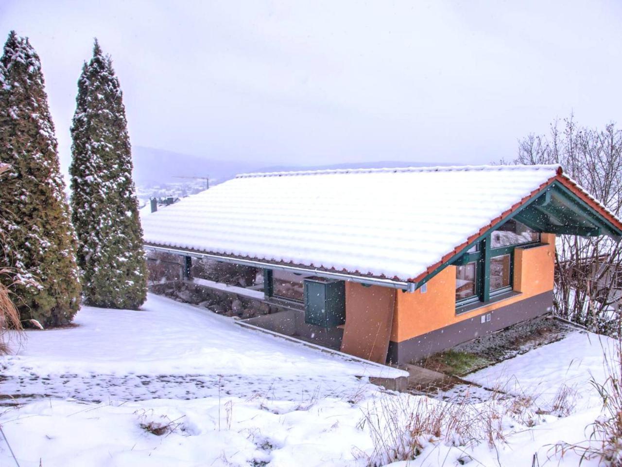 Holiday Home With Whirlpool And Sauna In Viechtach Bagian luar foto